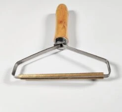 NIIYEBU Pluizenverwijderaar - Kleding Ontpluizer - Voor Tapijt - Verwijdert Pluisjes - Huisdierhaar Verwijderaar - Lint Remover - Hout - Makkelijk Mee Te Nemen -Huishoudelijke Artikelen Winkel 1200x1102