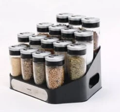 Merkloos Decopatent® Kruidenrek Incl. 16 Glazen Kruiden Potjes - Rvs Strooideksel - Staand Kruiden & Specerijen Rek - Kruidenpotjes Glas -Huishoudelijke Artikelen Winkel 1200x1116 1