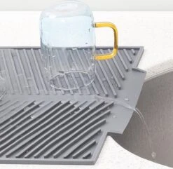 Navaris Siliconen Droogmat Met Afvoer - Aanrecht Droogmat Voor Afwas, Borden, Bestek, Glazen - Grijs 11 Navaris Siliconen Droogmat Met Afvoer - Aanrecht Droogmat Voor Afwas, Borden, Bestek, Glazen - Grijs -Huishoudelijke Artikelen Winkel 1200x1171 1