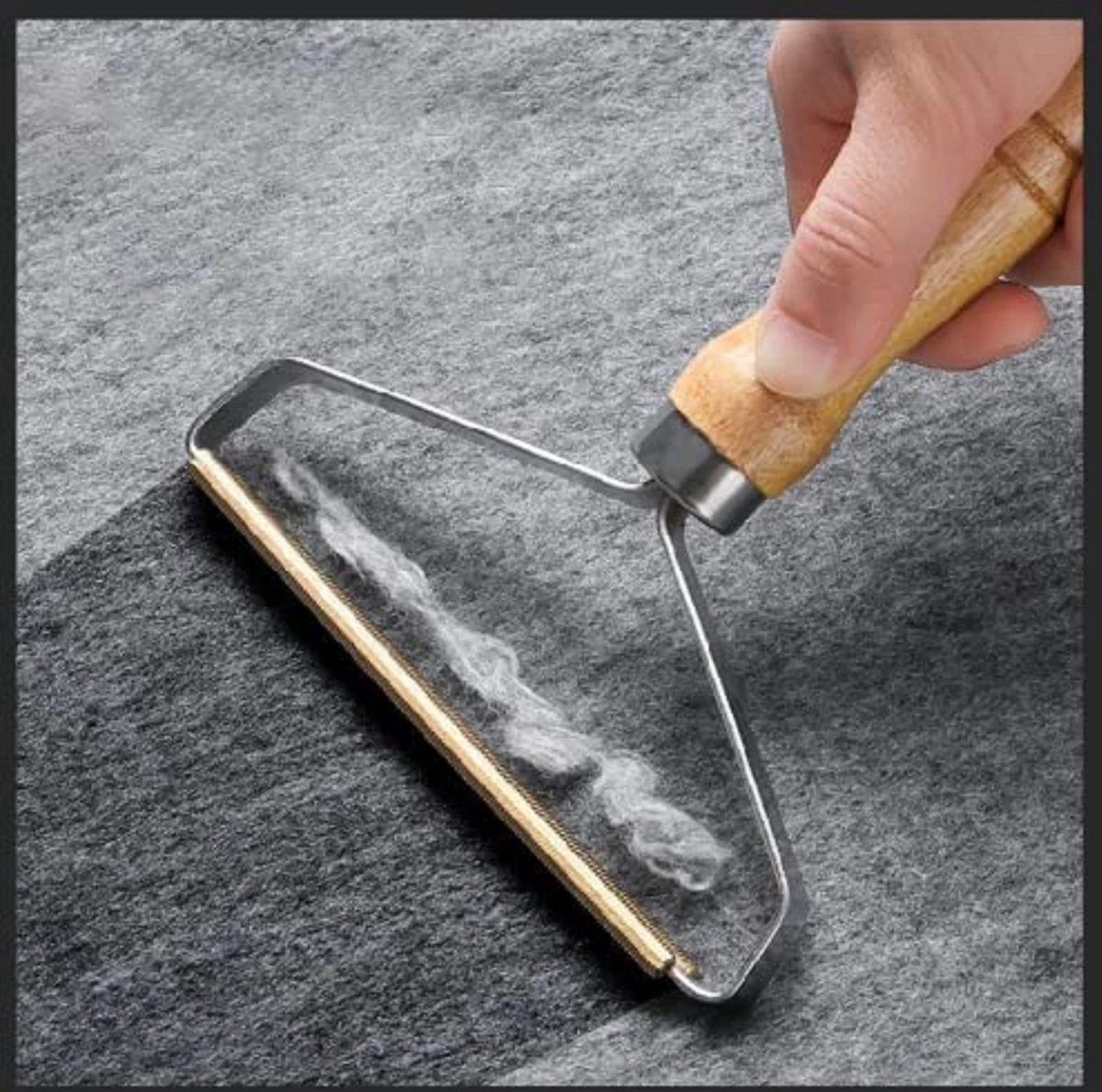 Arctic Fox® High Quality Echt Koper Pluizenverwijderaar - Ontpluizer -Draagbare Lint Remover - Verwijdert Pluisjes - Voor Tapijt - Wollen Kleding - Makkelijk Mee Te Nemen 3 Arctic Fox® High Quality Echt Koper Pluizenverwijderaar - Ontpluizer -Draagbare Lint Remover - Verwijdert Pluisjes - Voor Tapijt - Wollen Kleding - Makkelijk Mee Te Nemen