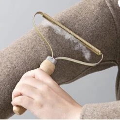 Pluizenverwijderaar - Ontpluizer - Pluizenkrabber - Pluisjes Verwijderaar - Ontpluizer Voor Kleding - Pluizenborstel - Lint Remover 7 Pluizenverwijderaar - Ontpluizer - Pluizenkrabber - Pluisjes Verwijderaar - Ontpluizer Voor Kleding - Pluizenborstel - Lint Remover -Huishoudelijke Artikelen Winkel 1200x1196 16
