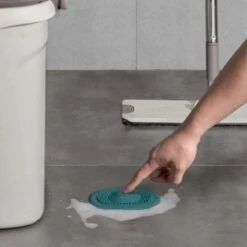 Heuts Goods - Gootsteenzeef - Gootsteenstop - Afvoerzeef - Afvoerstop - Spoelbal - Bad - Douchebak - Keuken - Wasbak - Badkuip - Siliconen - Donkerblauw 21 Heuts Goods - Gootsteenzeef - Gootsteenstop - Afvoerzeef - Afvoerstop - Spoelbal - Bad - Douchebak - Keuken - Wasbak - Badkuip - Siliconen - Donkerblauw -Huishoudelijke Artikelen Winkel 1200x1200 1461