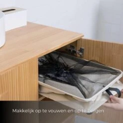 Wasmand 3 Vakken - Hotel Wassorteerder - NL Opdruk & Wielen - Opvouwbaar - Hotel - 100 Liter -Huishoudelijke Artikelen Winkel 1200x1200 1533