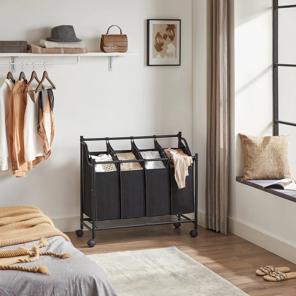 Acaza Stevige Wassorteerder - Wasmand Op Wieltjes Met 4 Uitneembare Vakken - 140L - Zwart 5 Acaza Stevige Wassorteerder - Wasmand Op Wieltjes Met 4 Uitneembare Vakken - 140L - Zwart - Afbeelding 4