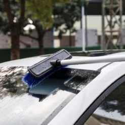 Navaris Telescopische Autowasborstel - Watergevoerde Wasborstel Voor Auto's En Ramen Met Uitschuifbare Lange Handgreep En Zachte Haren - Blauw -Huishoudelijke Artikelen Winkel 1200x1200 2005