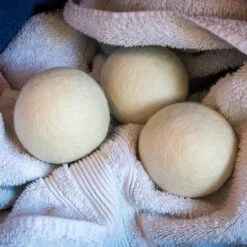 Apeiron Drogerballen - Droogballen - 6 XL Wasbollen - Droger - Duurzaam - Wasmachine - Wasverzachter - Energie Besparen - Zero Waste - Schapenvacht - Wol 19 Apeiron Drogerballen - Droogballen - 6 XL Wasbollen - Droger - Duurzaam - Wasmachine - Wasverzachter - Energie Besparen - Zero Waste - Schapenvacht - Wol -Huishoudelijke Artikelen Winkel 1200x1200 616