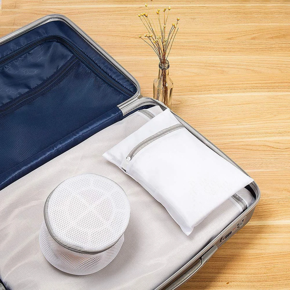 ForDig Wasnet Waszakjes (5 Stuks) Voor Lingerie En Fijne Was - Geschikt Voor Wasmachine - Met Rits - Wit 12 ForDig Wasnet Waszakjes (5 Stuks) Voor Lingerie En Fijne Was - Geschikt Voor Wasmachine - Met Rits - Wit - Afbeelding 10