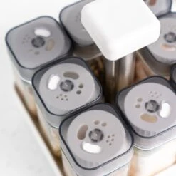 Coninx Kruidenrek Staand - Draaiend Kruidenrek Met Glazen Potjes - Kruidencarrousel Draaibaar - 8 Kruidenpotjes - Wit / RVS -Huishoudelijke Artikelen Winkel 1200x1200 742