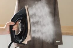 Swiss Pro+ -Stoomstrijkijzer Met Stoomgenerator - Iron - Keramische Zoolplaat - 2700W - Black/Gold - PefectCare Performer -Huishoudelijke Artikelen Winkel 1200x799 62