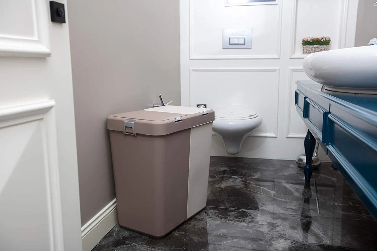 Motek® - Wasmand - 2 Vakken Met Deksel - Met Touch Deksel - Gemaakt Van 100% Gerecycled Kunststof - 80 L - Wasmand Met Deksel - Wassorteerder - Grijs - Wit 8 Motek® - Wasmand - 2 Vakken Met Deksel - Met Touch Deksel - Gemaakt Van 100% Gerecycled Kunststof - 80 L - Wasmand Met Deksel - Wassorteerder - Grijs - Wit - Afbeelding 6