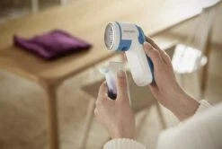 Philips - Ontpiller - Pluizenverwijderaar - Ontpluizer - Pluizenondeuse - Op Batterijen - GC026 - Blauw 9 Philips - Ontpiller - Pluizenverwijderaar - Ontpluizer - Pluizenondeuse - Op Batterijen - GC026 - Blauw -Huishoudelijke Artikelen Winkel 1200x806 1