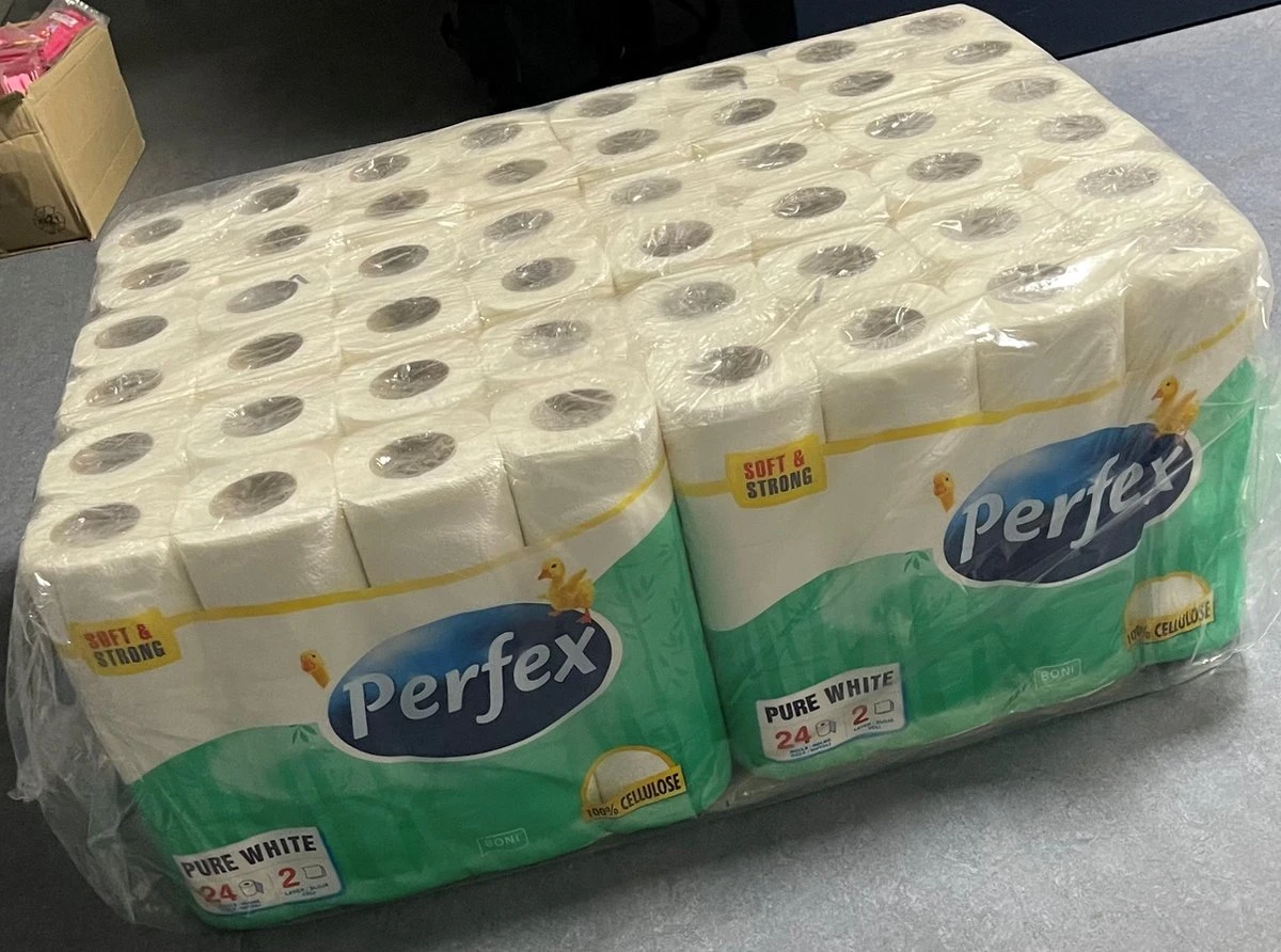 Perfex Toiletpapier Pure White 2-Laags 24 Rollen X 6 Pak Mega Voordeelpak 144 Rollen 4 Perfex Toiletpapier Pure White 2-Laags 24 Rollen X 6 Pak Mega Voordeelpak 144 Rollen - Afbeelding 2