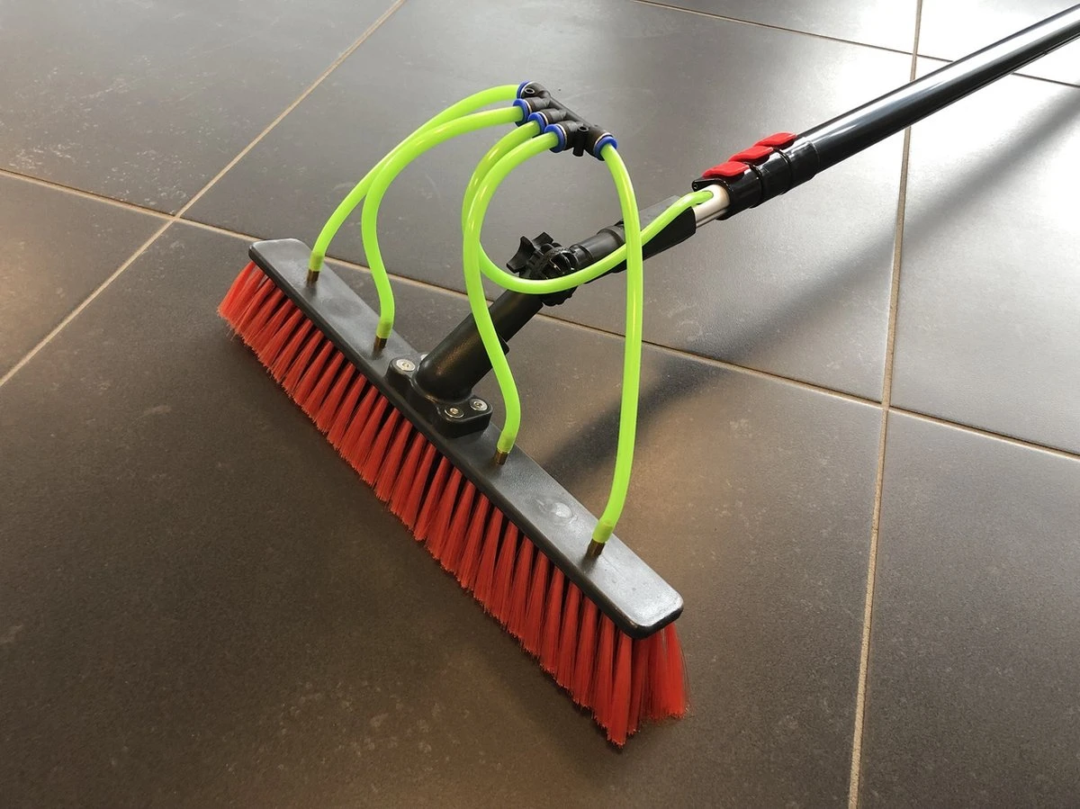 Aqua2Go Telescoopsteel 10,6 Meter - Lichtgewicht Aluminium - 40 Cm. Borstel - Ramen Wassen - Zonnepanelen 6 Aqua2Go Telescoopsteel 10,6 Meter - Lichtgewicht Aluminium - 40 Cm. Borstel - Ramen Wassen - Zonnepanelen - Afbeelding 4