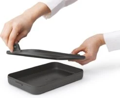 Brabantia Make & Take Lunchbox - Plat - Kunststof - Dark Grey -Huishoudelijke Artikelen Winkel 1200x978