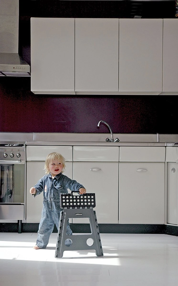 PUHLMANN - Inklapbare Kruk, JAMES, Plastic, Grijs, 40 Cm Hoog, Max 90 Kilo 5 PUHLMANN - Inklapbare Kruk, JAMES, Plastic, Grijs, 40 Cm Hoog, Max 90 Kilo - Afbeelding 3