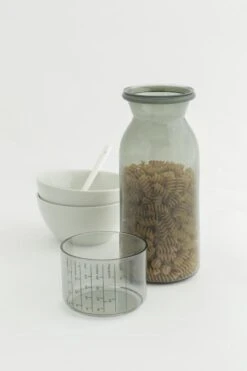 Brabantia Voorraadbussen Met Maatbeker Set Van 2 - 1,3 L - Dark Grey 15 Brabantia Voorraadbussen Met Maatbeker Set Van 2 - 1,3 L - Dark Grey -Huishoudelijke Artikelen Winkel 799x1200 8