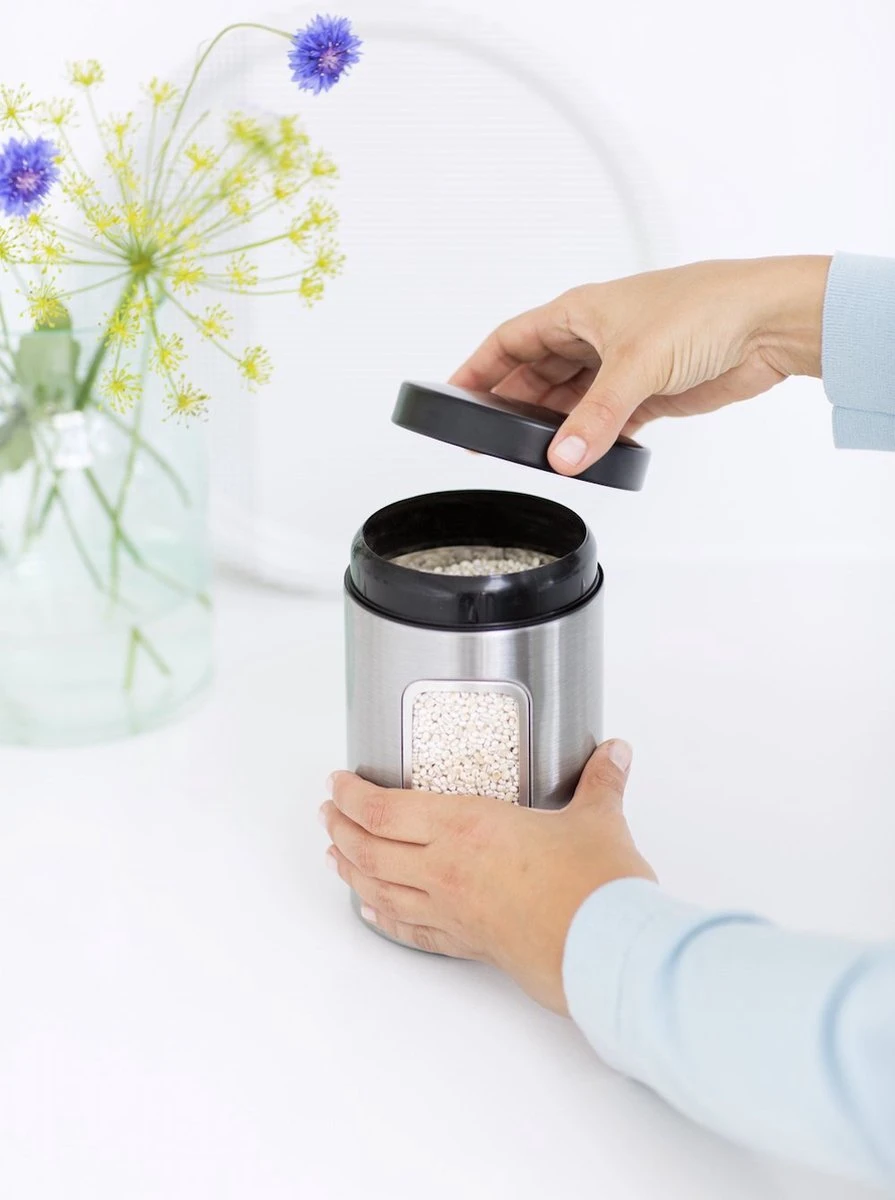 Brabantia Voorraadbus - 1,4 L - Matt Steel Fingerprint Proof / Matt Black Deksel - Met Venster 9 Brabantia Voorraadbus - 1,4 L - Matt Steel Fingerprint Proof / Matt Black Deksel - Met Venster - Afbeelding 7